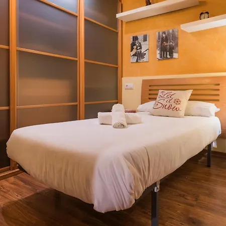 Atico Abuhardillado Cerca De La Catedral By Ap アパート トレド