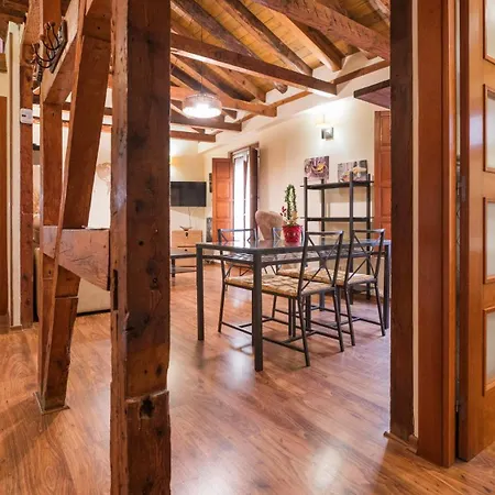 Atico Abuhardillado Cerca De La Catedral By Ap *