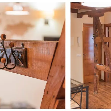 Atico Abuhardillado Cerca De La Catedral By Ap アパート *