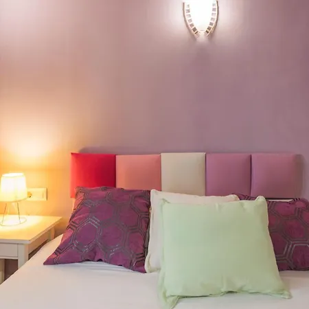 ático Abuhardillado Cerca De La Catedral By Ap Appartamento