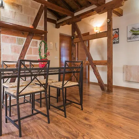 Atico Abuhardillado Cerca De La Catedral By Ap